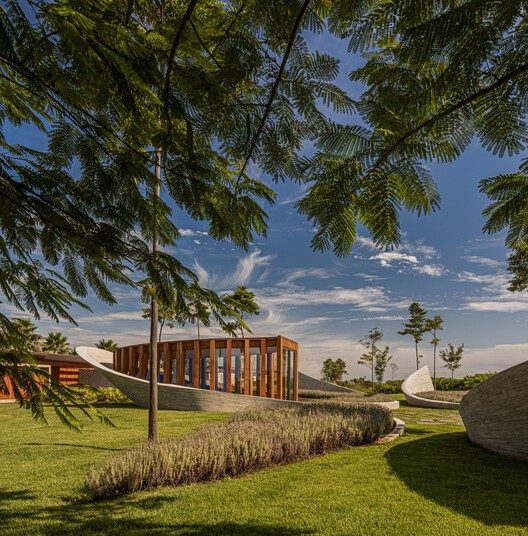 Nest Chapel / Felipe Caboclo Arquitetura - Exterior Photography, Garden