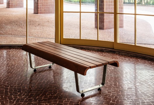 Renovation of the Ground Floor of the Prudência Building / Gui Paoliello Arquiteto - Interior Photography, Wood, Bench