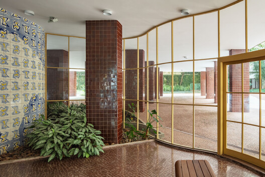 Renovation of the Ground Floor of the Prudência Building / Gui Paoliello Arquiteto - Interior Photography, Wood, Glass