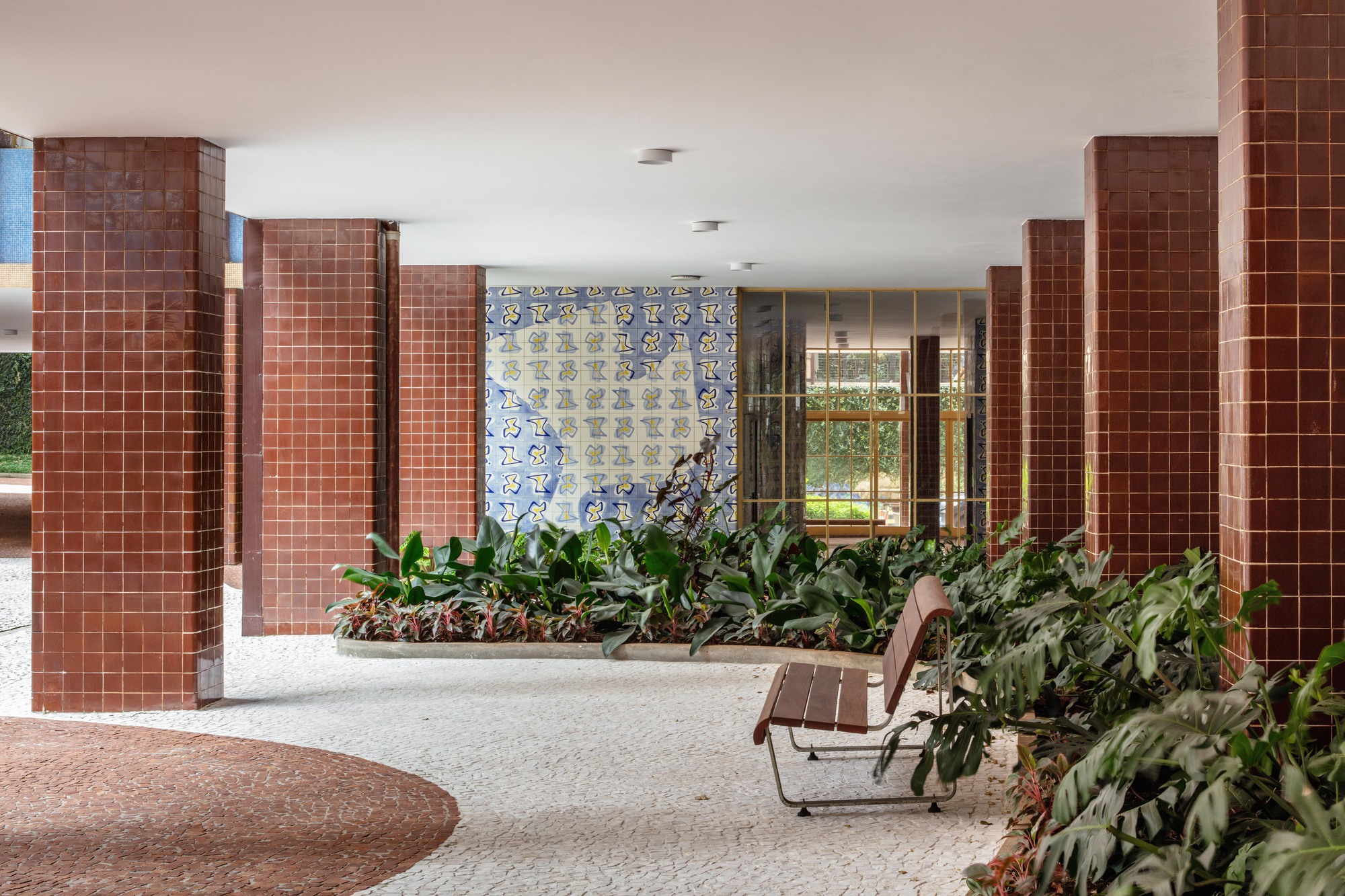 Renovation of the Ground Floor of the Prudência Building / Gui Paoliello Arquiteto | ArchDaily