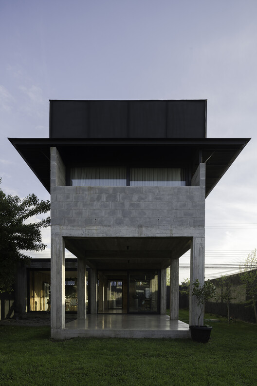 Casa Cónico / Felipe Alarcón - fotografía exterior, hormigón, columnas