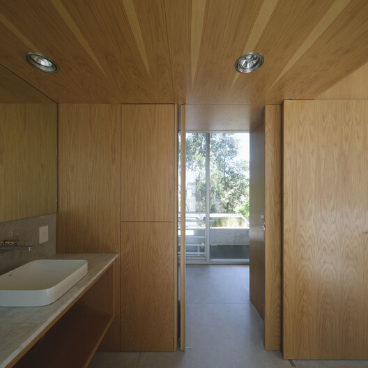 Eucalyptus House / Julia Yako + Laura Marino - Interior Photography, Bathroom, Wood