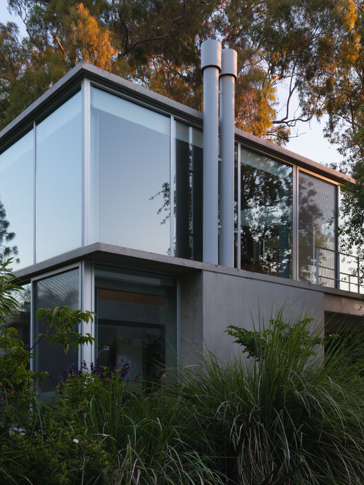 Eucalyptus House / Julia Yako + Laura Marino - Exterior Photography, Glass, Balcony
