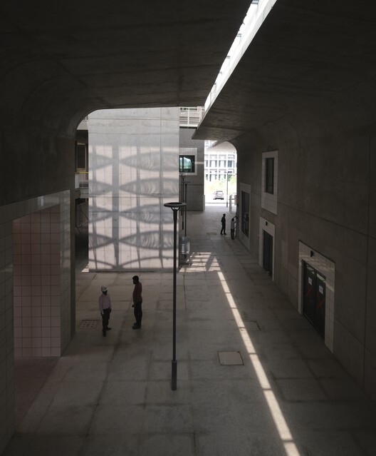 Convention Center IIT Hyderabad / IITH Campus Design Team of the University of Tokyo + NIHON SEKKEI + APL design workshop - Image 19 of 37