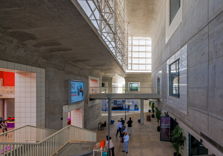 Convention Center IIT Hyderabad / IITH Campus Design Team of the University of Tokyo + NIHON SEKKEI + APL design workshop - Interior Photography, Concrete