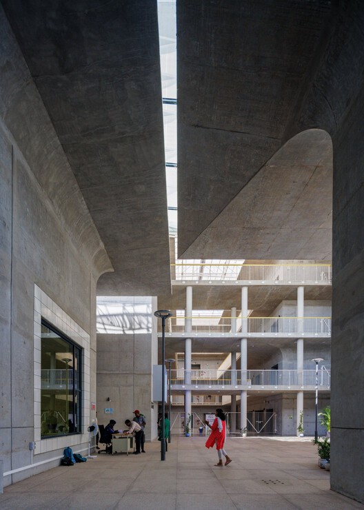 Convention Center IIT Hyderabad / IITH Campus Design Team of the University of Tokyo + NIHON SEKKEI + APL design workshop - Interior Photography, Concrete, Column