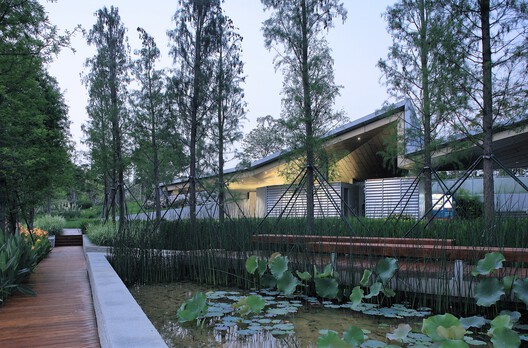 Three Service Pavilions of Guiwan Park / hang cheng studio - Image 28 of 42