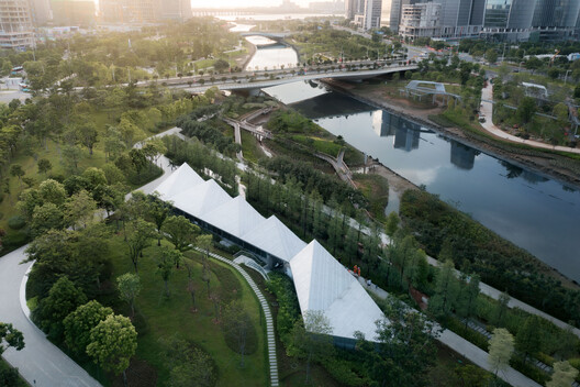 Three Service Pavilions of Guiwan Park / hang cheng studio - Image 2 of 42
