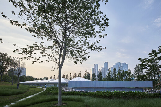 Three Service Pavilions of Guiwan Park / hang cheng studio - Image 26 of 42