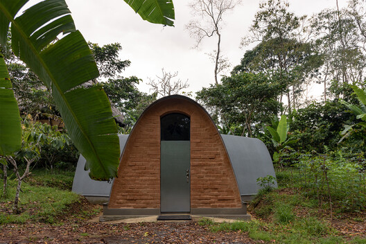 Witoca Laboratory / Al Borde