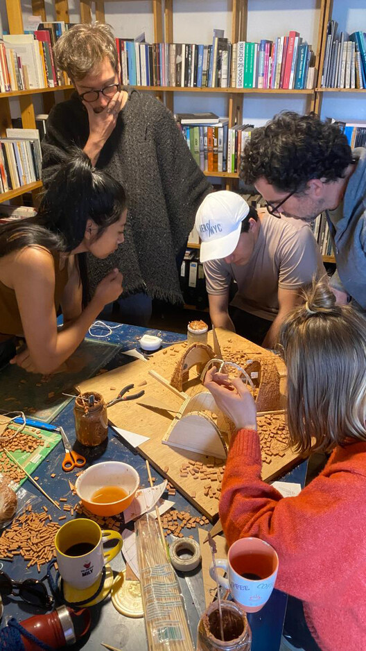 Witoca Laboratory / Al Borde - Interior Photography, Table