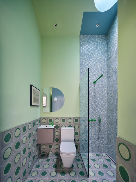 Riverhouse / WORKac - Interior Photography, Bathroom, Toilet, Sink