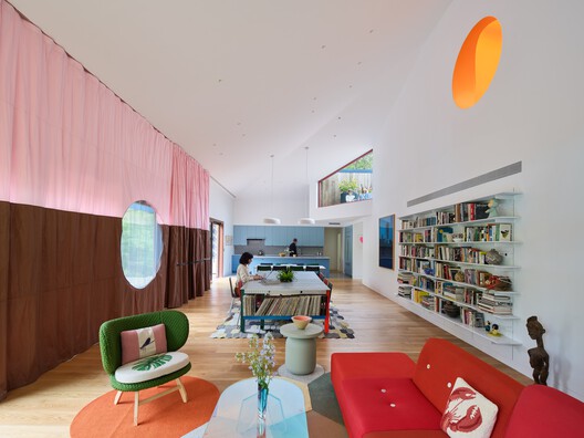 Riverhouse / WORKac - Interior Photography, Living Room, Lighting, Chair