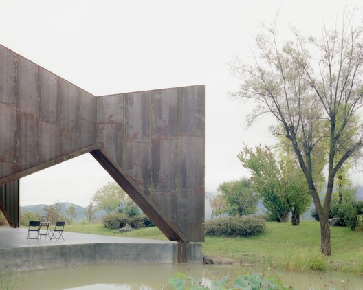  Sayuwon Park Performance Pavilion / liveraniandrea - Image 5 of 19