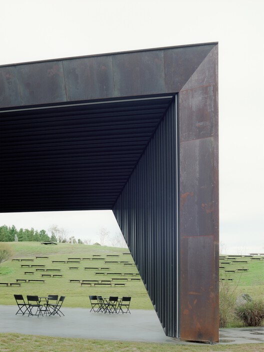  Sayuwon Park Performance Pavilion / liveraniandrea - Image 9 of 19