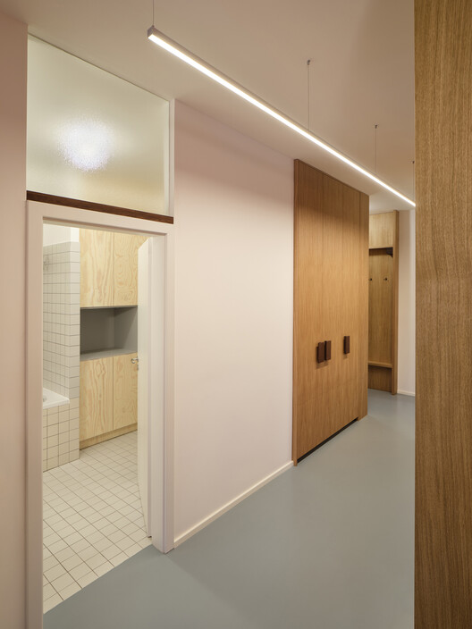 Corner Apartment / Prokop Hartl - Interior Photography, Wood