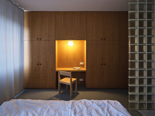 Corner Apartment / Prokop Hartl - Interior Photography, Wood, Lighting, Bedroom, Glass