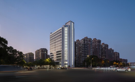 上海长宁海益大厦改造项目 / DUTS 杜兹设计 上海长宁海益大厦改造项目 / DUTS 杜兹设计 - 建筑图