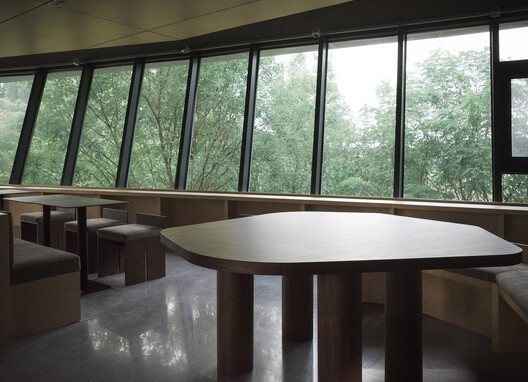 A Community Art Ecosystem in Practice / MINOR lab - Interior Photography, Wood, Glass, Chair