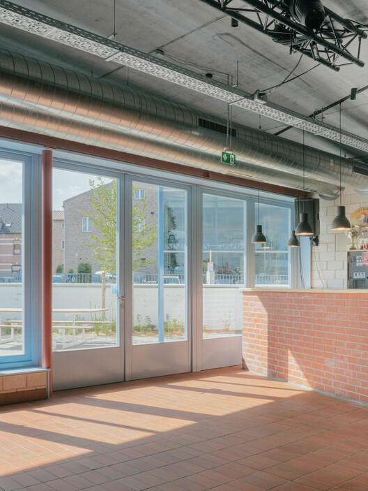 Youth Center Mena / fijn atelier + Studio Kloek Youth Center Mena / fijn atelier + Studio Kloek - Interior Photography, Brick, Glass