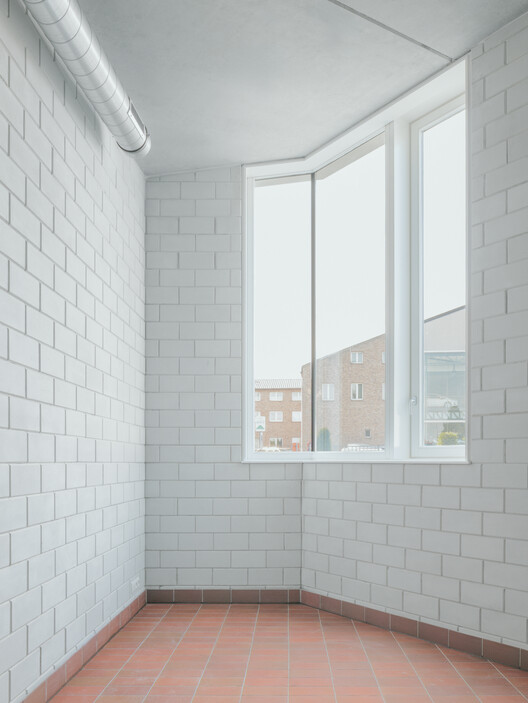 Youth Center Mena / fijn atelier + Studio Kloek Youth Center Mena / fijn atelier + Studio Kloek - Interior Photography, Brick