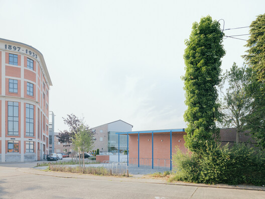 Youth Center Mena / fijn atelier + Studio Kloek Youth Center Mena / fijn atelier + Studio Kloek - Exterior Photography