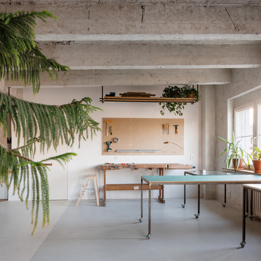 Apartment Conversion into a Creative Studio / alchitekt - Interior Photography, Chair