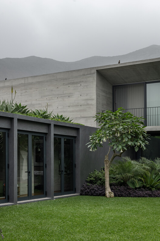 Casa Trama / 404 Arquitectura - Fotografía exterior, Concreto, Patio interior