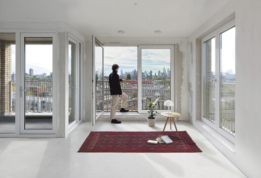 De Hartenrust Residential Building / van Bergen Kolpa architects De Hartenrust Residential Building / van Bergen Kolpa architects - Interior Photography, Glass, Concrete, Balcony