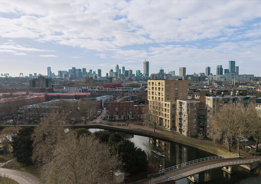De Hartenrust Residential Building / van Bergen Kolpa architects De Hartenrust Residential Building / van Bergen Kolpa architects - Exterior Photography, Cityscape