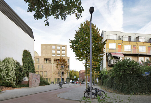 De Hartenrust Residential Building / van Bergen Kolpa architects De Hartenrust Residential Building / van Bergen Kolpa architects - Exterior Photography, Windows