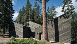 Staggered Cabin / Mork-Ulnes Architects 