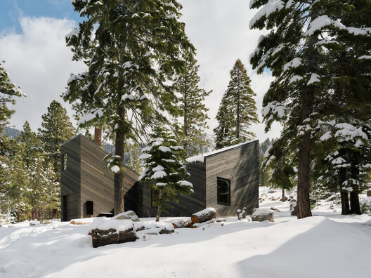 Staggered Cabin / Mork-Ulnes Architects  - Exterior Photography
