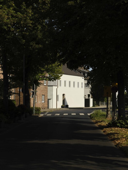 Kreuzberghof Front House / Nidus - Exterior Photography