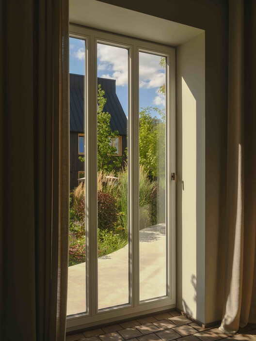 Kreuzberghof Front House / Nidus - Interior Photography, Door