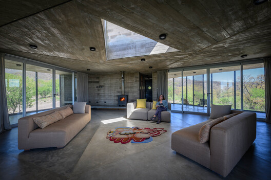 Cosmos House / Cristian Nanzer - Interior Photography, Living Room, Concrete