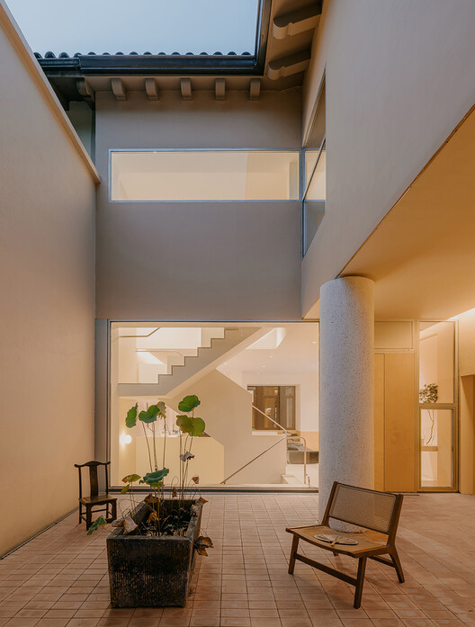 Evenly Lit, Not Overlit: Rethinking Brightness in Subtropical Cities - Image 3 of 13