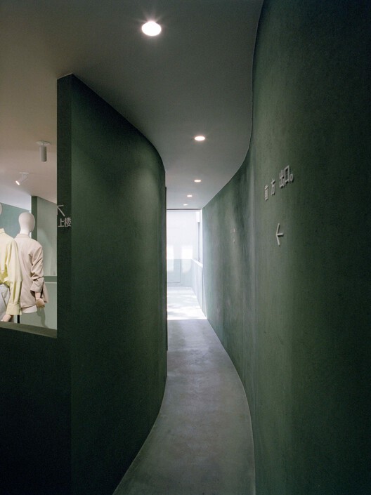 XiaoZhuo Flagship Store / Offhand Practice XiaoZhuo Flagship Store / Offhand Practice - Interior Photography, Concrete