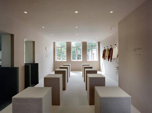 XiaoZhuo Flagship Store / Offhand Practice XiaoZhuo Flagship Store / Offhand Practice - Interior Photography, Dining room