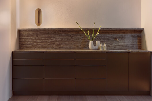 Brisbane Plastic & Cosmetic Surgery / Studio Collective - Image 21 of 24