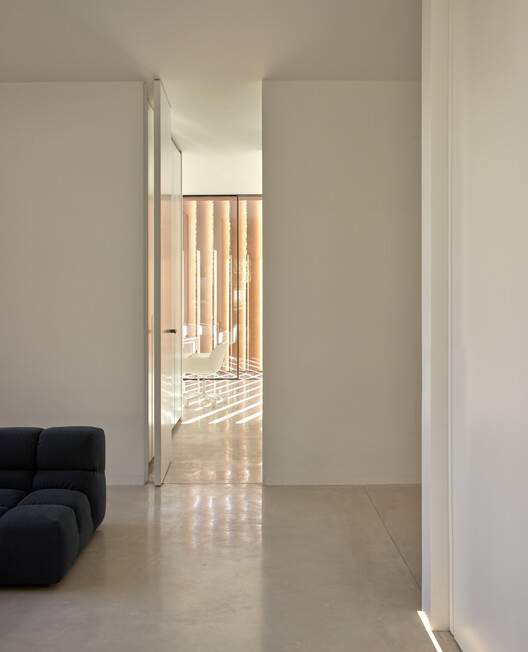 House in La Cañada / Ramón Esteve Estudio - Interior Photography, Living Room, Wood