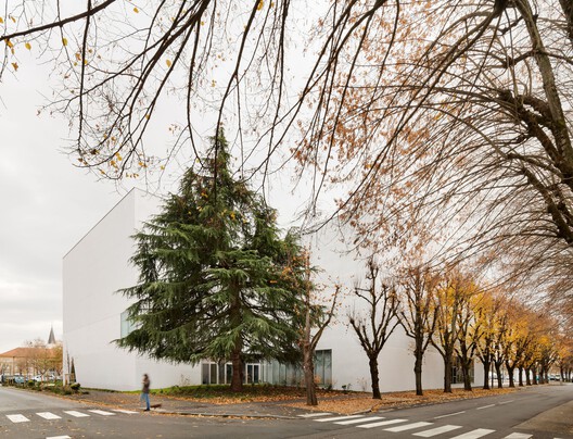 Thionville Multipurpose Sports Complex / Dominique Coulon & associés - Image 2 of 35