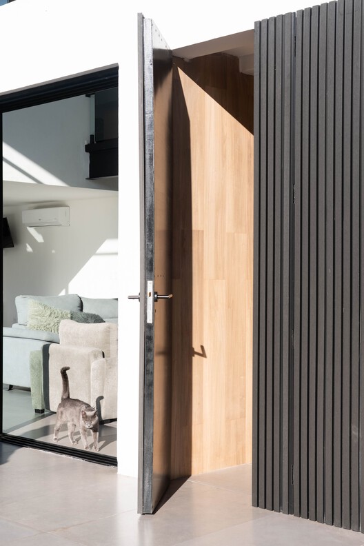 Casa Tres Orificios / Estudio BNAA Casa Tres Orificios / Estudio BNAA - Imagen 11 de 18