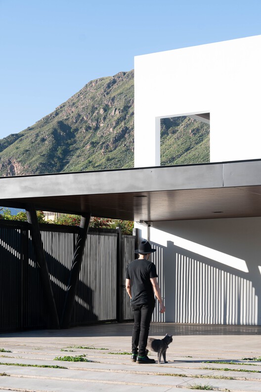 Casa Tres Orificios / Estudio BNAA Casa Tres Orificios / Estudio BNAA - Fotografía exterior