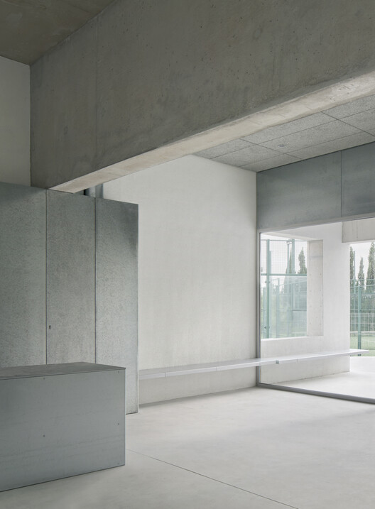 Sport Facilities inside a Squash Court / Estudio Úbeda Valero + Roque Carlos Valero - Interior Photography, Concrete