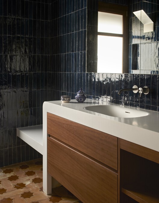 Casa Rocafull / osb arquitectos Casa Rocafull / osb arquitectos - Fotografía interior, Encimera, Tarjas, Baño, Iluminación