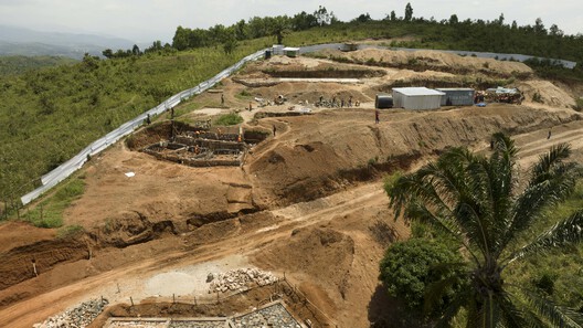 Kéré Architecture Designs Healthcare Center in Burundi Using Regional Materials and Community-Based Construction Kéré Architecture Designs Healthcare Center in Burundi Using Regional Materials and Community-Based Construction - Image 15 of 20