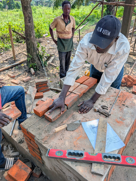 Kéré Architecture Designs Healthcare Center in Burundi Using Regional Materials and Community-Based Construction - Image 19 of 20