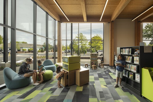 Redmond Library / Miller Hull Partnership Redmond Library / Miller Hull Partnership - Interior Photography, Living Room, Shelving