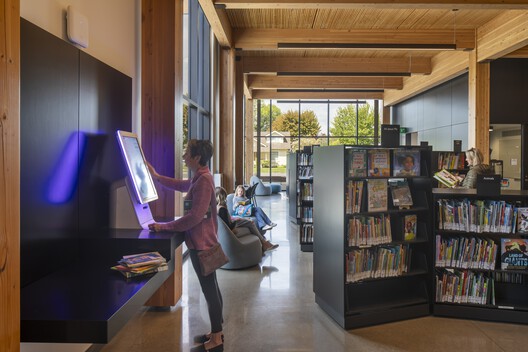 Redmond Library / Miller Hull Partnership Redmond Library / Miller Hull Partnership - Interior Photography, Shelving, Chair, Glass